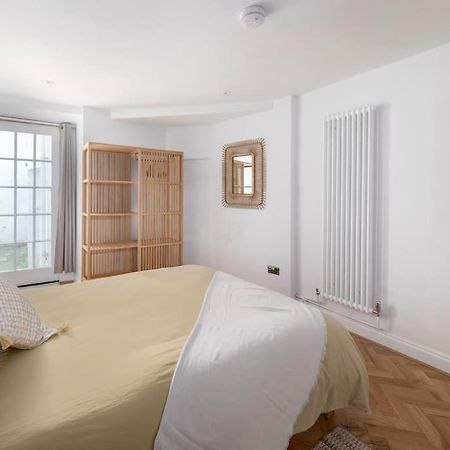 Spacious Apartment - 5 Minutes Walk To Bath Abbey Экстерьер фото