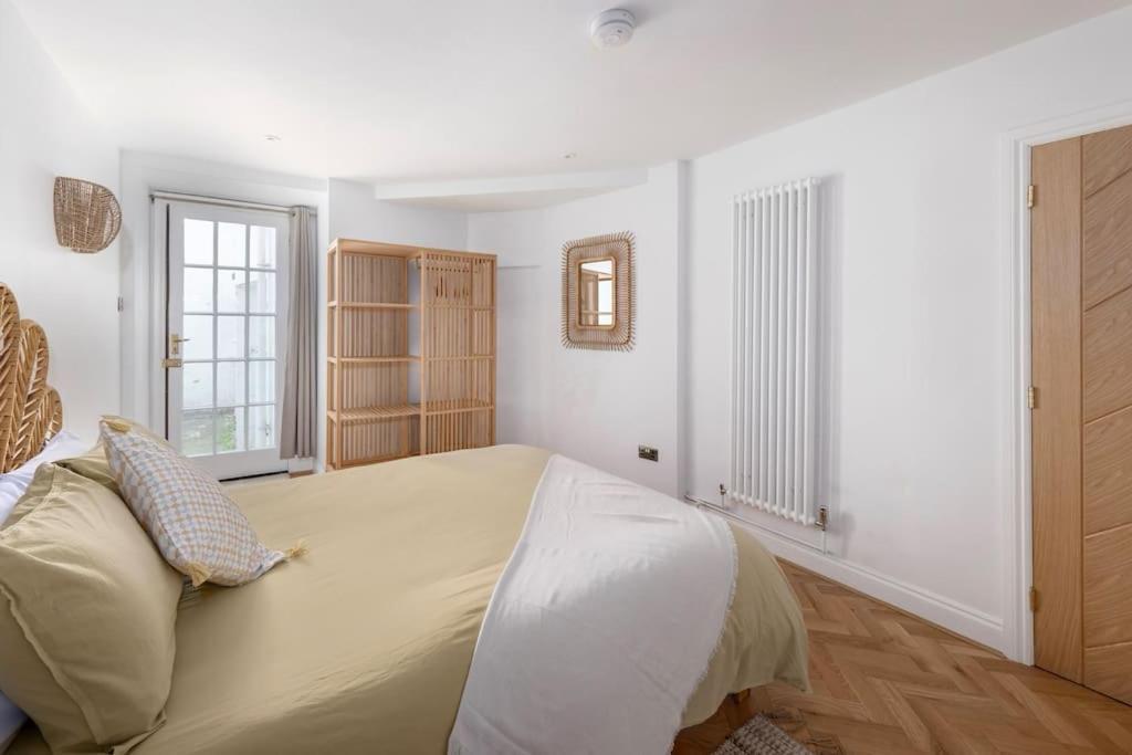 Spacious Apartment - 5 Minutes Walk To Bath Abbey Экстерьер фото