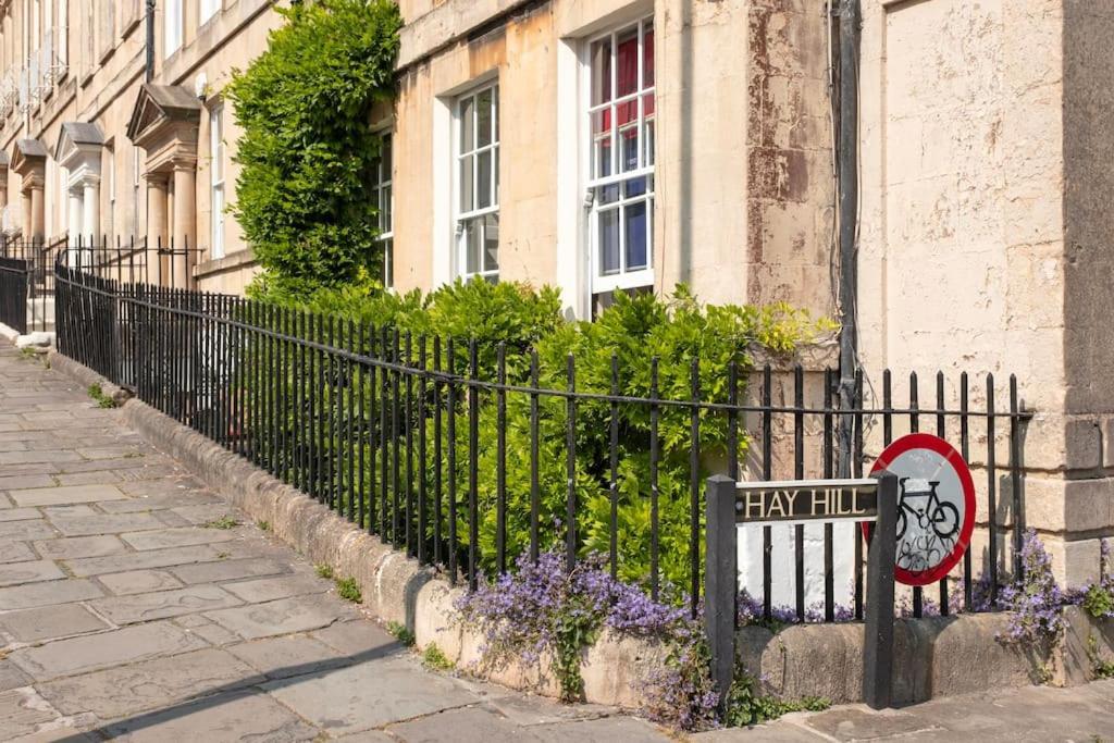 Spacious Apartment - 5 Minutes Walk To Bath Abbey Экстерьер фото