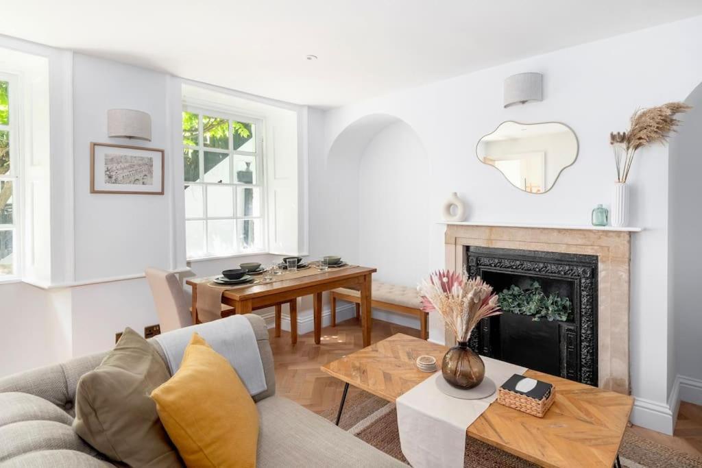 Spacious Apartment - 5 Minutes Walk To Bath Abbey Экстерьер фото