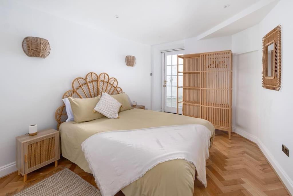 Spacious Apartment - 5 Minutes Walk To Bath Abbey Экстерьер фото